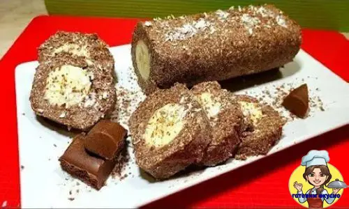 шоколадно-творожный десерт с вафлями и бананом