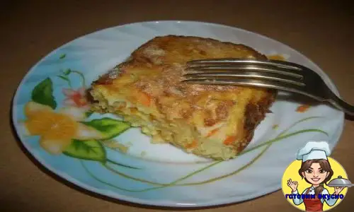 капустная запеканка с тыквой и сыром на сковороде