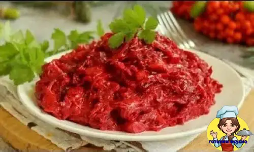 тушёная свёкла со сметаной и кетчупом
